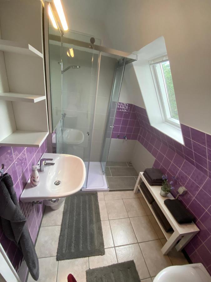 Ferienwohnung Mit Balkon Und Eingezaeunten Garten Aurich Buitenkant foto