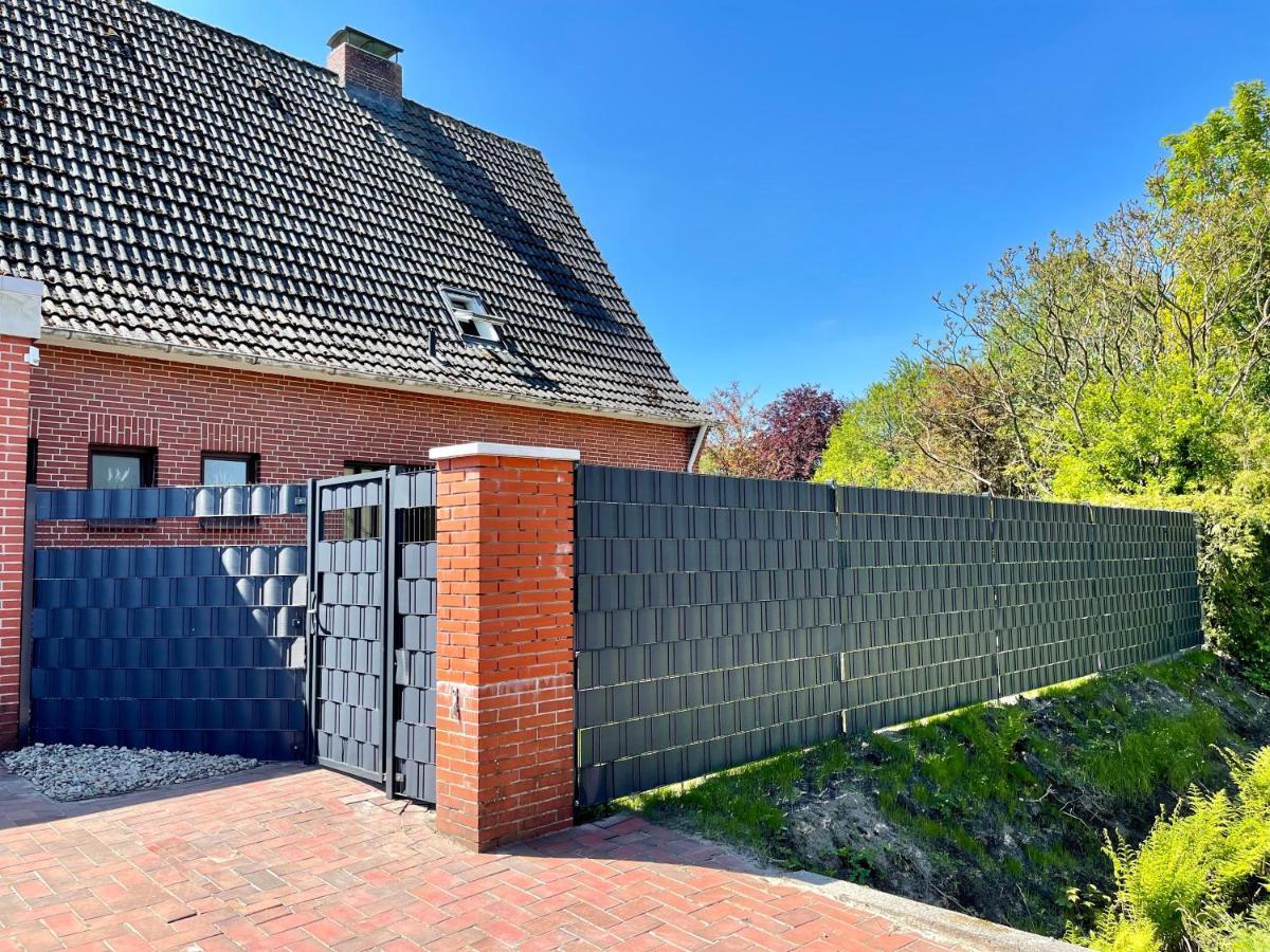 Ferienwohnung Mit Balkon Und Eingezaeunten Garten Aurich Buitenkant foto