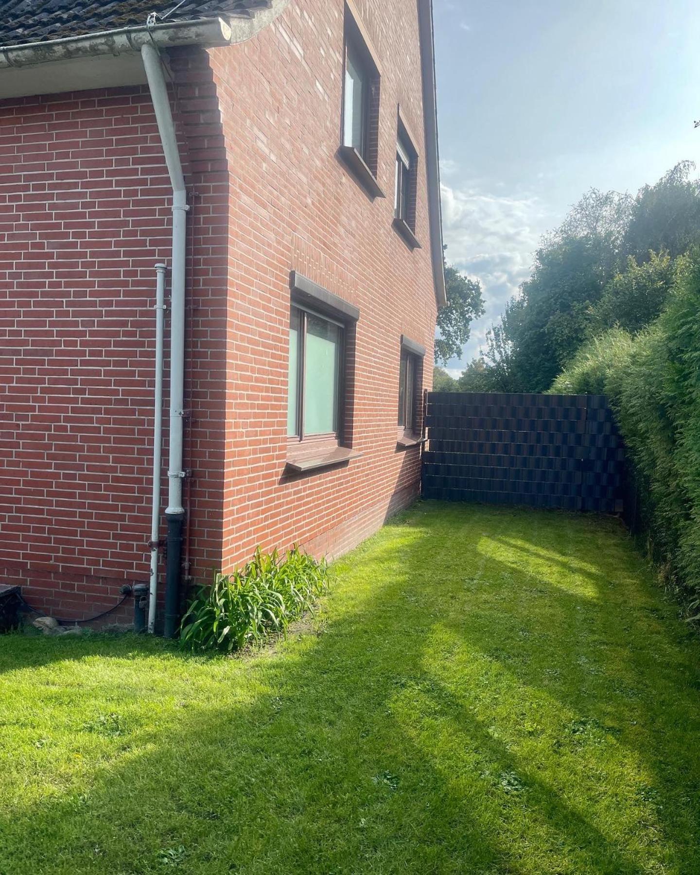 Ferienwohnung Mit Balkon Und Eingezaeunten Garten Aurich Buitenkant foto